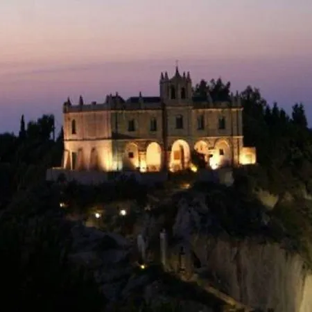 Antica فندق 4*