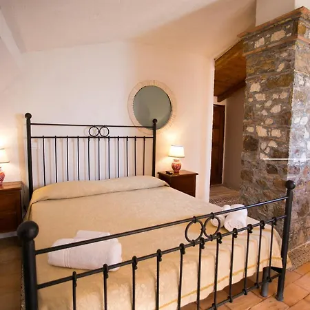 Antica 4* تروبيا