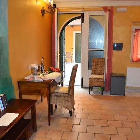 Antica 4*