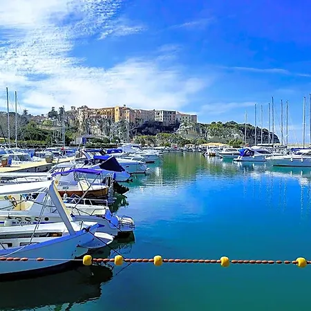 Antica 4*